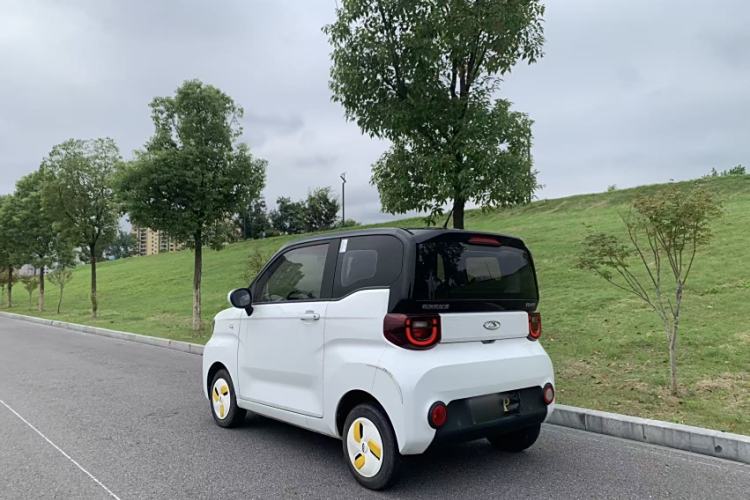Used Chery QQ Ice Cream 2022 170km Sundae Phosphate Lithium-Ion Exterior 4