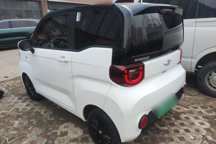 Used Chery QQ Ice Cream 2022 120km Conical Shape Lithium Iron Phosphate Exterior 5