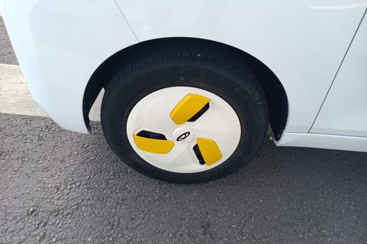 Used Chery QQ Ice Cream 2022 170km Sundae Phosphate Lithium-Ion Exterior 7