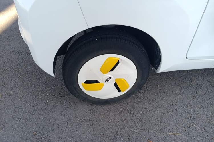 Used Chery QQ Ice Cream 2022 170km Sundae Phosphate Lithium-Ion Exterior 8