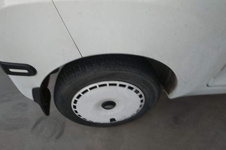 Used Chery QQ Ice Cream 2022 170km Sundae Phosphate Lithium-Ion Exterior 8
