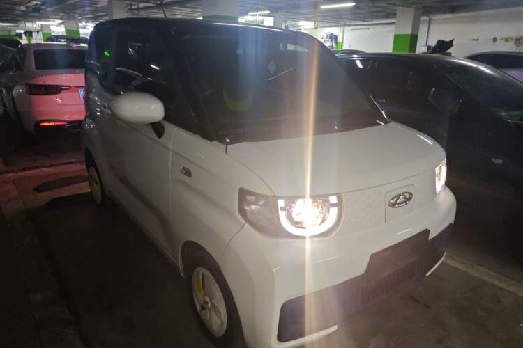 Used Chery QQ Ice Cream 2022 170km Sundae Phosphate Lithium-Ion Front Right 45 Deg