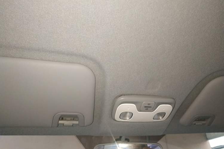 Used Chery QQ Ice Cream 2022 170km Sundae Phosphate Lithium-Ion Headliner