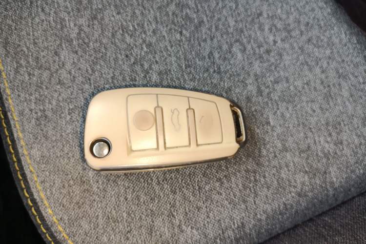 Used Chery QQ Ice Cream 2022 170km Sundae Phosphate Lithium-Ion Interior 1