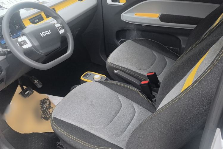 Used Chery QQ Ice Cream 2022 170km Sundae Phosphate Lithium-Ion Interior 2