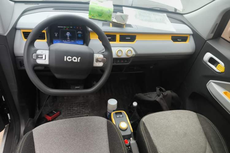 Used Chery QQ Ice Cream 2022 170km Sundae Phosphate Lithium-Ion Interior 2