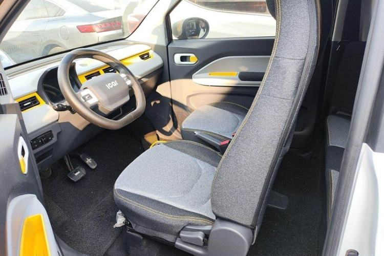 Used Chery QQ Ice Cream 2022 170km Sundae Phosphate Lithium-Ion Interior 3