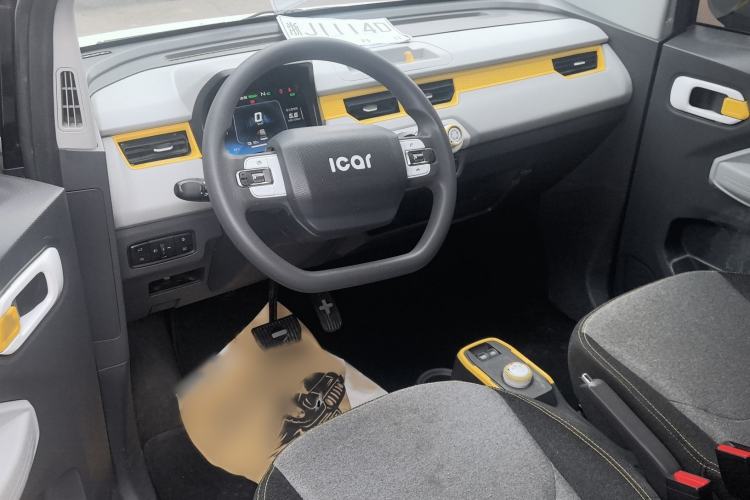 Used Chery QQ Ice Cream 2022 170km Sundae Phosphate Lithium-Ion Interior 3