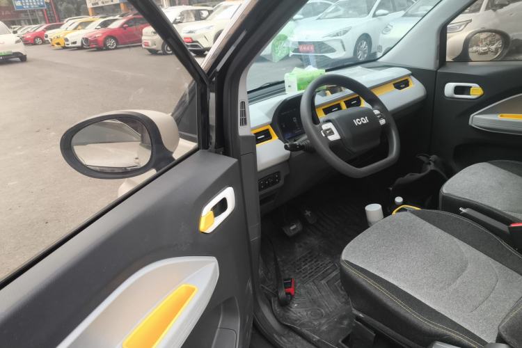 Used Chery QQ Ice Cream 2022 170km Sundae Phosphate Lithium-Ion Interior 3
