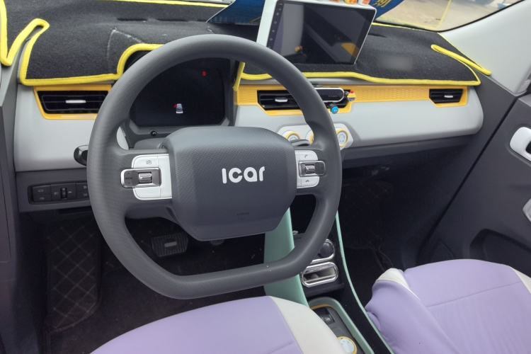 Used Chery QQ Ice Cream 2022 170km Sundae Phosphate Lithium-Ion Interior 3