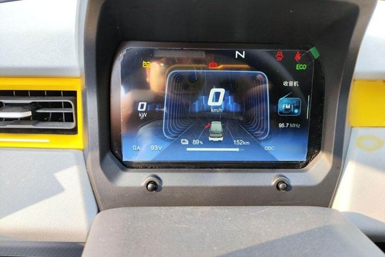 Used Chery QQ Ice Cream 2022 170km Sundae Phosphate Lithium-Ion Interior 4