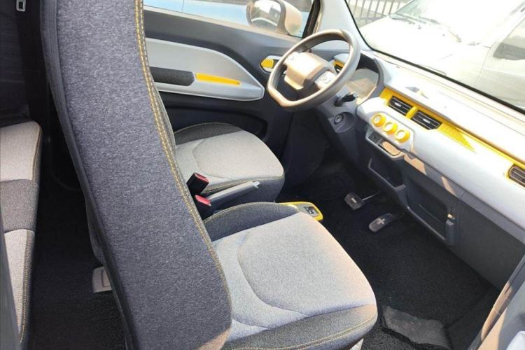 Used Chery QQ Ice Cream 2022 170km Sundae Phosphate Lithium-Ion Interior 5