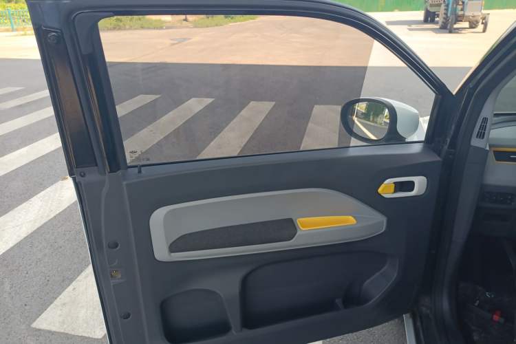 Used Chery QQ Ice Cream 2022 170km Sundae Phosphate Lithium-Ion Interior 7