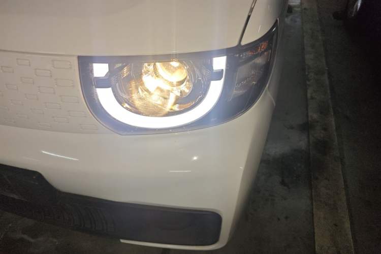 Used Chery QQ Ice Cream 2022 170km Sundae Phosphate Lithium-Ion Left Front Headlight