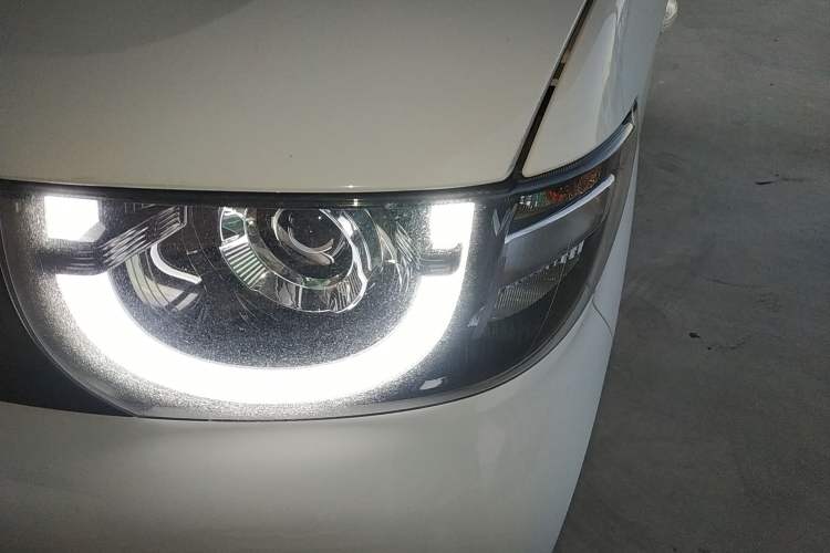 Used Chery QQ Ice Cream 2022 170km Sundae Phosphate Lithium-Ion Left Front Headlight
