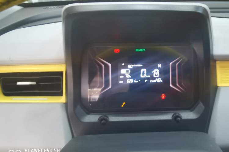 Used Chery QQ Ice Cream 2022 120km Milkshake Phosphate Lithium-Iron Odometer Close Up