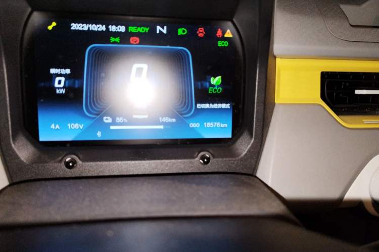 Used Chery QQ Ice Cream 2022 170km Sundae Phosphate Lithium-Ion Odometer Close Up