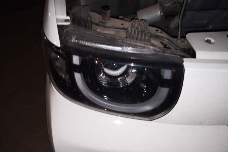 Used Chery QQ Ice Cream 2022 170km Sundae Phosphate Lithium-Ion Right Front Headlight