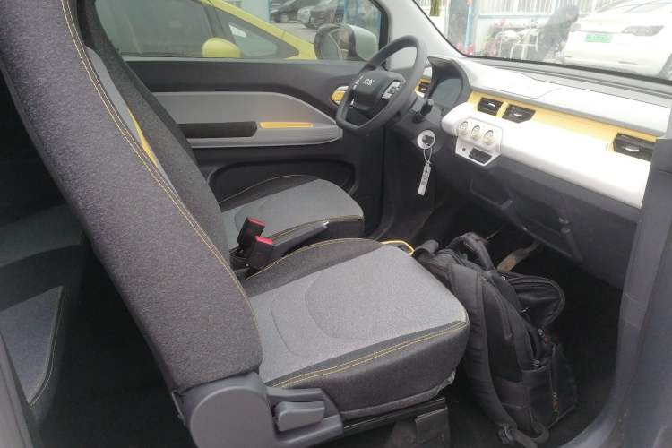Used Chery QQ Ice Cream 2022 170km Sundae Phosphate Lithium-Ion Right Front Seat
