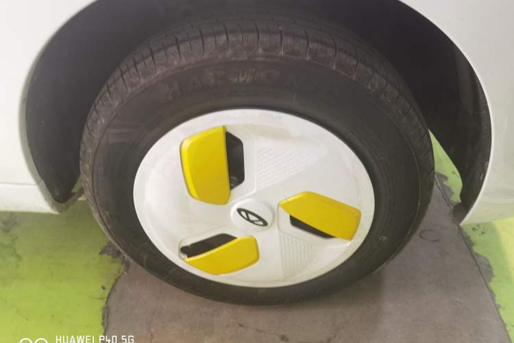 Used Chery QQ Ice Cream 2022 120km Milkshake Phosphate Lithium-Iron Right Front Wheel Hub