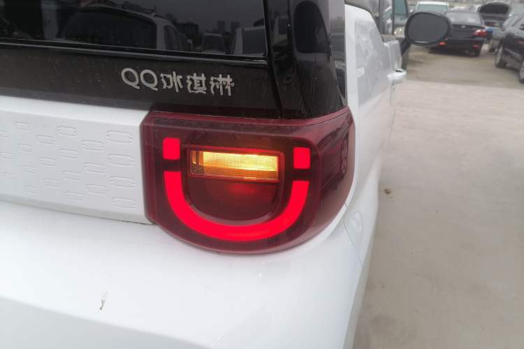 Used Chery QQ Ice Cream 2022 170km Sundae Phosphate Lithium-Ion Right Rear Taillight