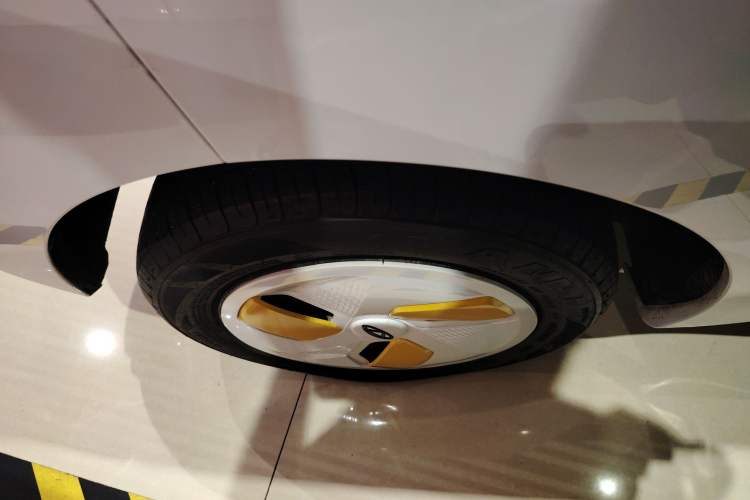 Used Chery QQ Ice Cream 2022 170km Sundae Phosphate Lithium-Ion Right Rear Wheel Hub