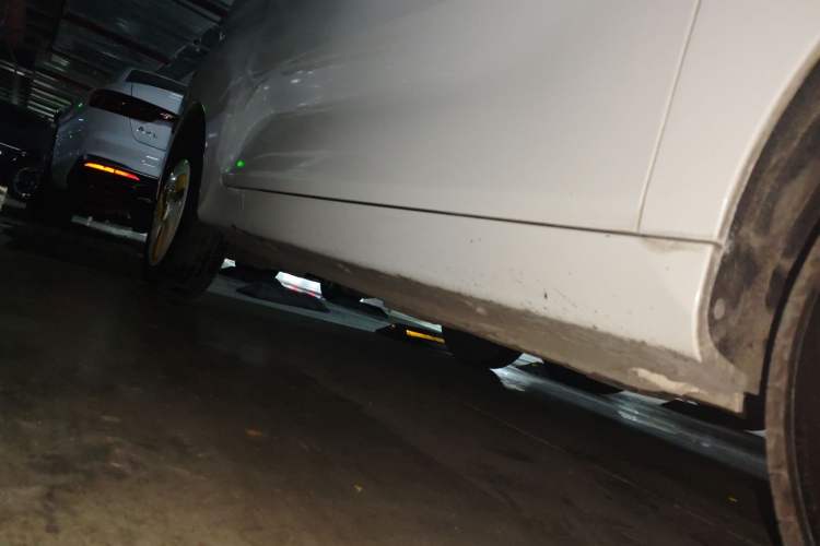 Used Chery QQ Ice Cream 2022 170km Sundae Phosphate Lithium-Ion Right Side Sill