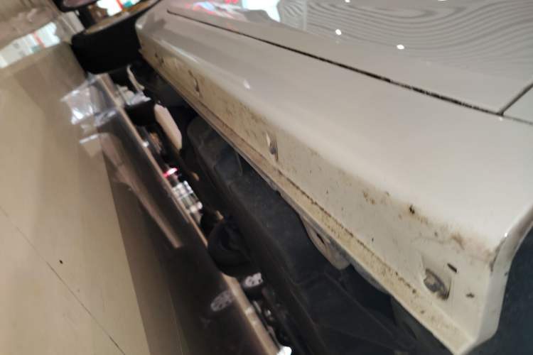 Used Chery QQ Ice Cream 2022 170km Sundae Phosphate Lithium-Ion Right Side Sill