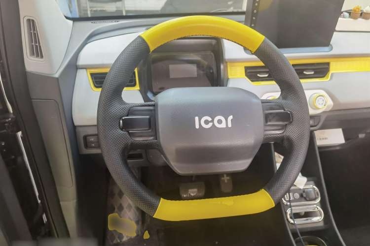 Used Chery QQ Ice Cream 2022 120km Milkshake Phosphate Lithium-Iron Steering Wheel