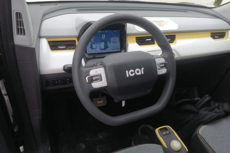 Used Chery QQ Ice Cream 2022 170km Sundae Phosphate Lithium-Ion Steering Wheel