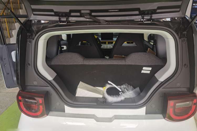 Used Chery QQ Ice Cream 2022 120km Milkshake Phosphate Lithium-Iron Trunk