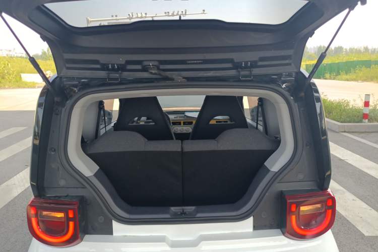 Used Chery QQ Ice Cream 2022 170km Sundae Phosphate Lithium-Ion Trunk