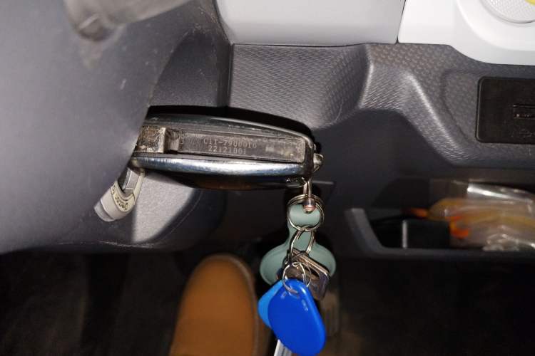 Used Chery QQ Ice Cream 2022 170km Sundae Phosphate Lithium-Ion Vehicle Key