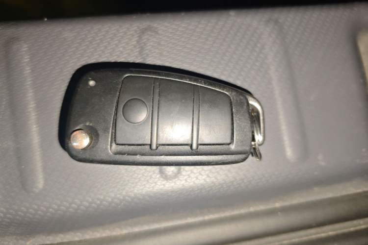 Used Chery QQ Ice Cream 2022 170km Sundae Phosphate Lithium-Ion Vehicle Key