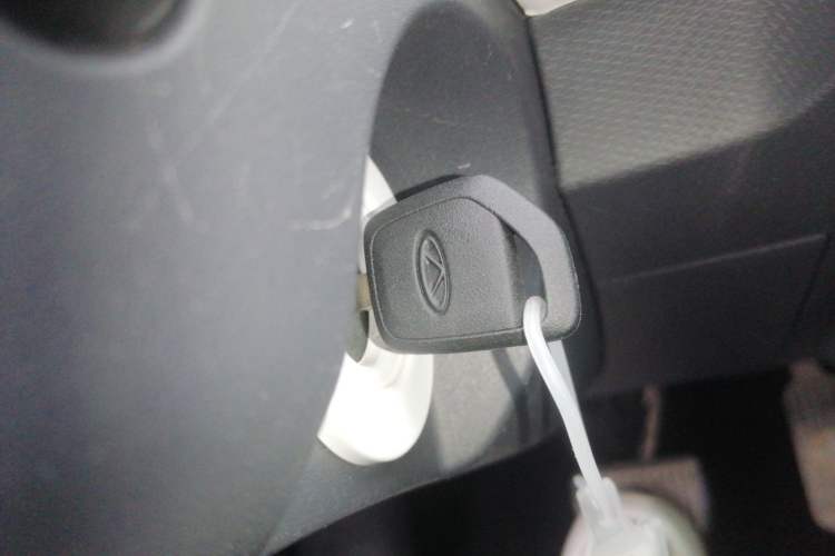Used Chery QQ Ice Cream 2022 170km Sundae Phosphate Lithium-Ion Vehicle Key
