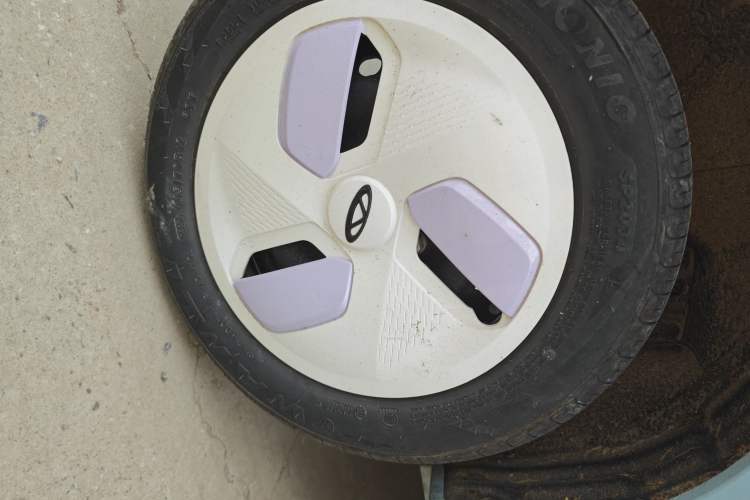 Used Chery QQ Ice Cream 2023 120km Ice Cream-Type Lithium Iron Phosphate Right Rear Wheel Hub