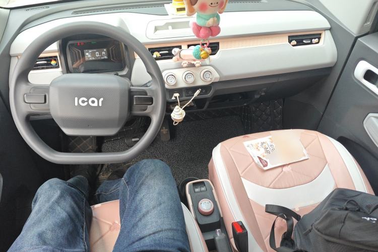 Used Chery QQ Ice Cream 2023 120km Ice Cream-Type Lithium Iron Phosphate Center Console