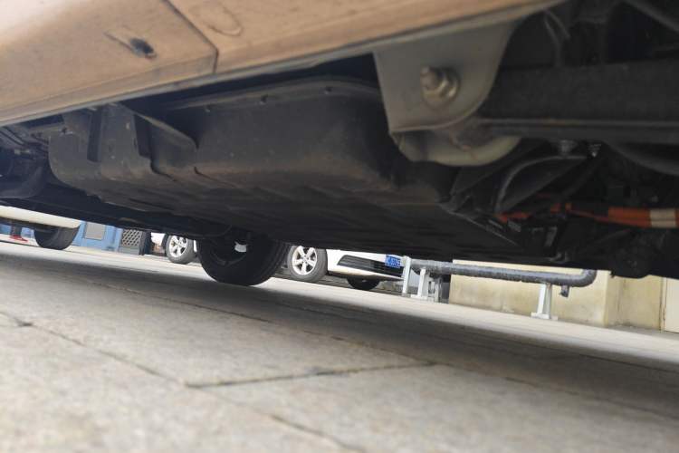 Used Chery QQ Ice Cream 2023 120km Ice Cream-Type Lithium Iron Phosphate Chassis Rear Left
