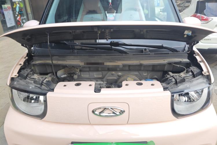 Used Chery QQ Ice Cream 2023 120km Ice Cream-Type Lithium Iron Phosphate Engine Bay