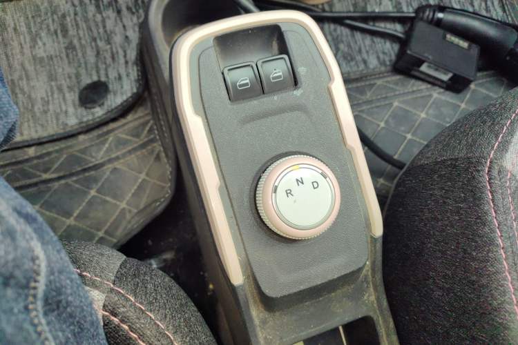Used Chery QQ Ice Cream 2023 170km Milkshake – Lithium Iron Phosphate Gear Lever