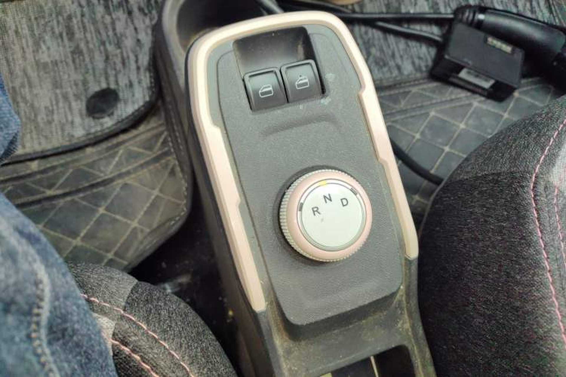 Used Chery QQ Ice Cream 2023 170km Milkshake – Lithium Iron Phosphate Gear Lever