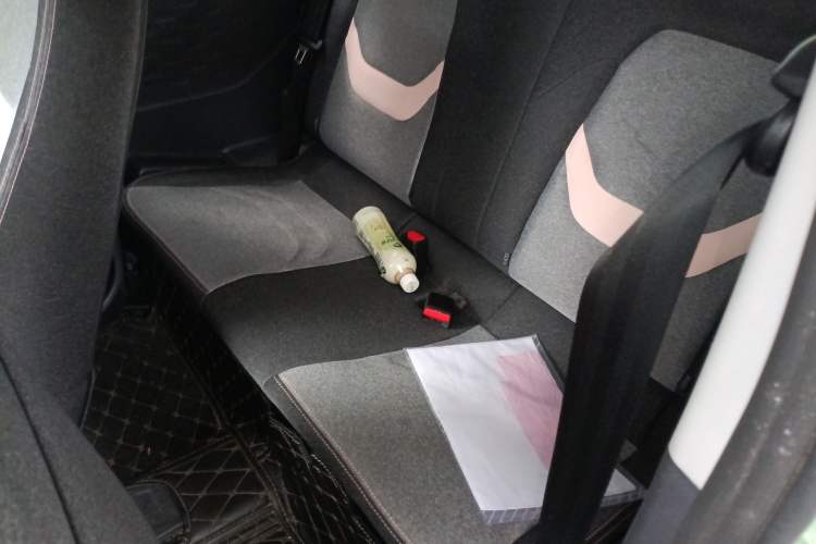 Used Chery QQ Ice Cream 2023 120km Ice Cream-Type Lithium Iron Phosphate Left Rear Seat