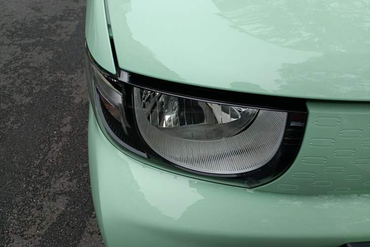Used Chery QQ Ice Cream 2023 120km Ice Cream-Type Lithium Iron Phosphate Right Front Headlight