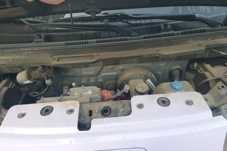 Used Chery QQ Ice Cream 2023 120km Ice Cream-Type Lithium Iron Phosphate Engine Bay