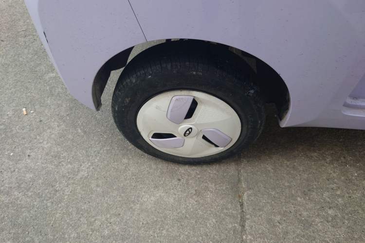 Used Chery QQ Ice Cream 2023 120km Ice Cream-Type Lithium Iron Phosphate Right Rear Wheel Hub