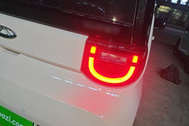 Used Chery QQ Ice Cream 2023 120km Ice Cream-Type Lithium Iron Phosphate Exterior 3