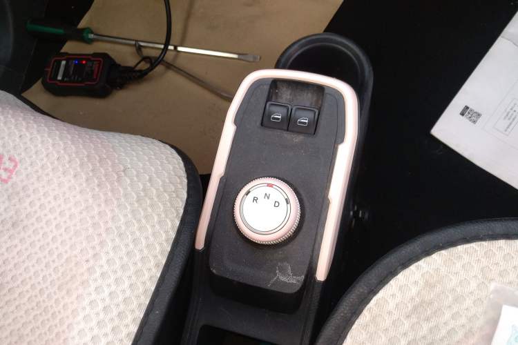 Used Chery QQ Ice Cream 2023 170km Milkshake – Lithium Iron Phosphate Gear Lever