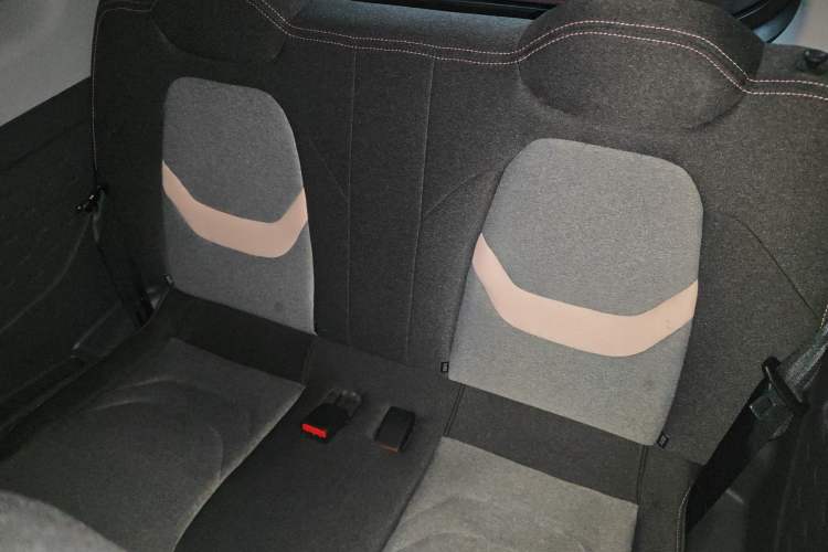 Used Chery QQ Ice Cream 2023 120km Ice Cream-Type Lithium Iron Phosphate Left Rear Seat