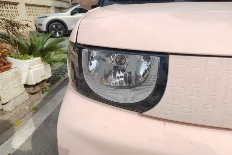 Used Chery QQ Ice Cream 2023 170km Milkshake – Lithium Iron Phosphate Right Front Headlight