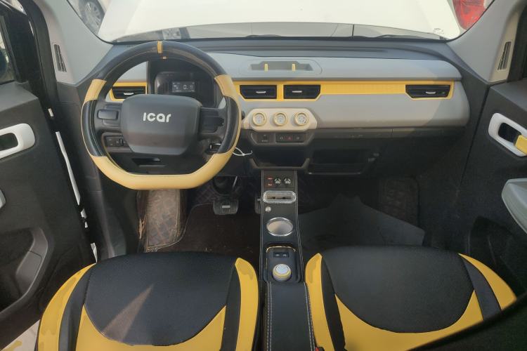 Used Chery QQ Ice Cream 2023 120km Ice Cream-Type Lithium Iron Phosphate Center Console